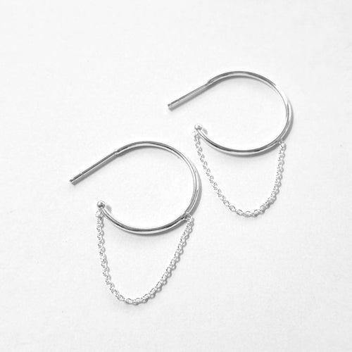 Minimalist Silver Hoop Earrings with Chain Detail - Modern Ear Cuff Style - Model 1214-026