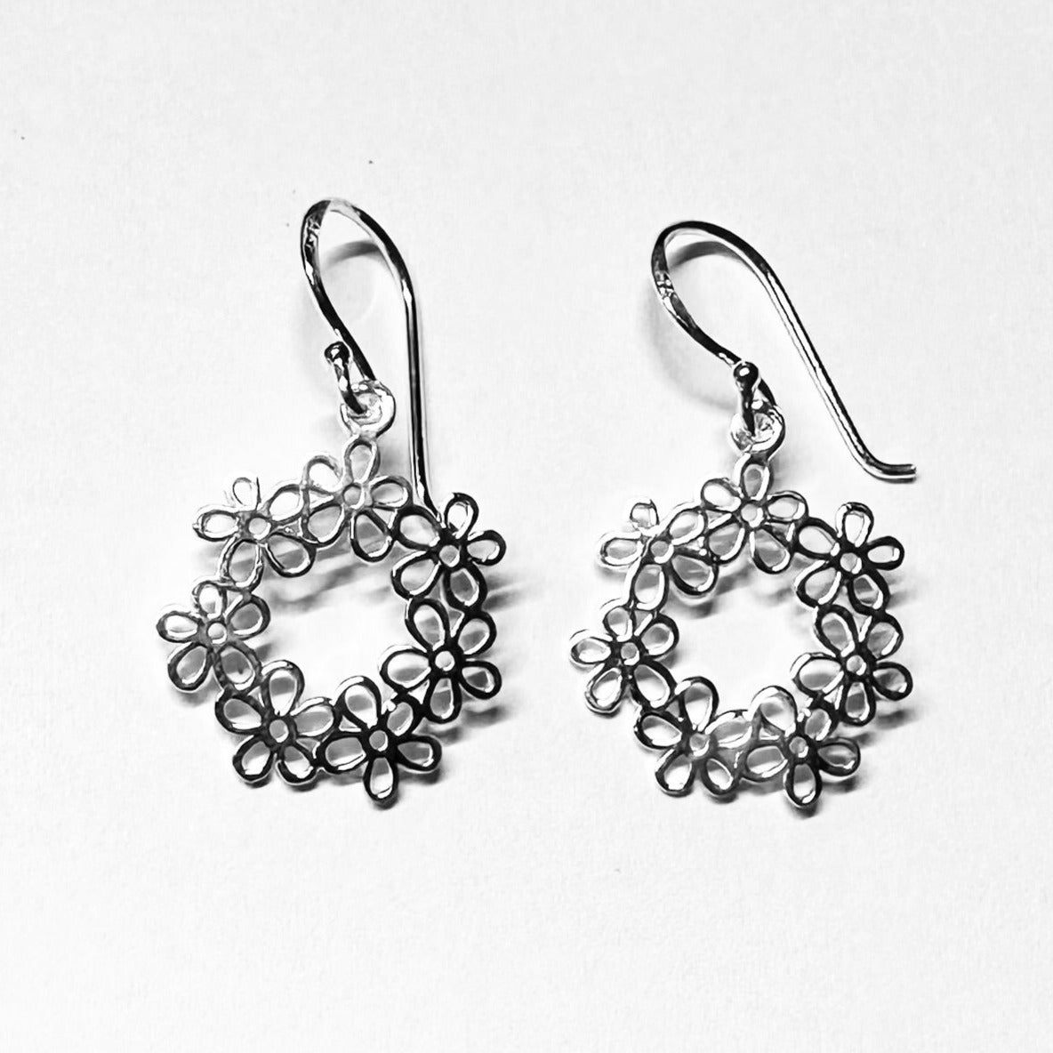 Daisy Chain Circle Earrings - Sterling Silver Floral Wreath Dangles - Model 1211-072