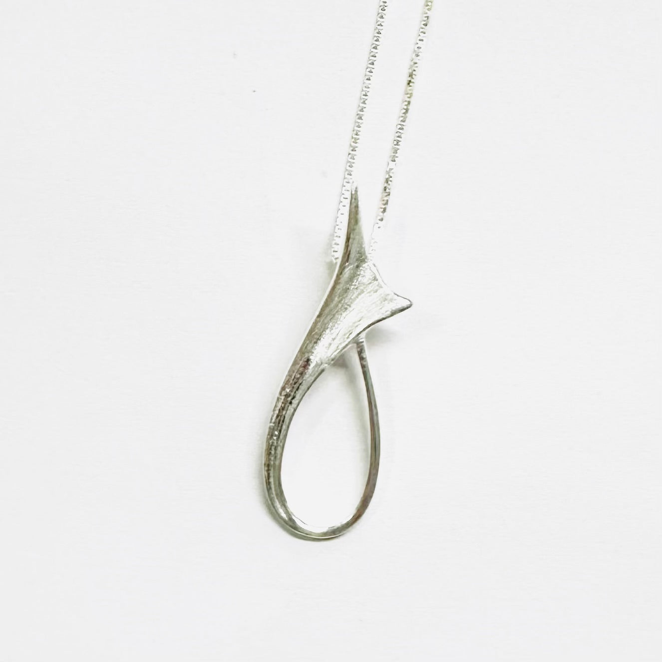 Necklace with Pendant GPT Elegant Whimsy Sterling Silver Drop Modern 135-088