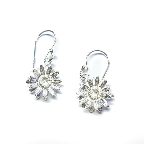 Sunlit Daisy Earrings | 925 Sterling Silver with Sandblasted Center Model 1211-080